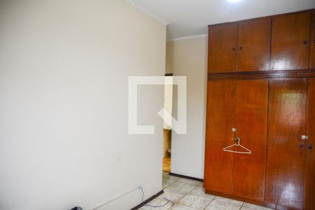 Casa à venda com 270m², 5 quartos e 2 vagas Casa à venda com 270m², 5 quartos e 2 vagasQuarto 1 - Suíte