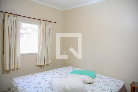 Casa à venda com 270m², 5 quartos e 2 vagas Casa à venda com 270m², 5 quartos e 2 vagasQuarto - Casa Fundos