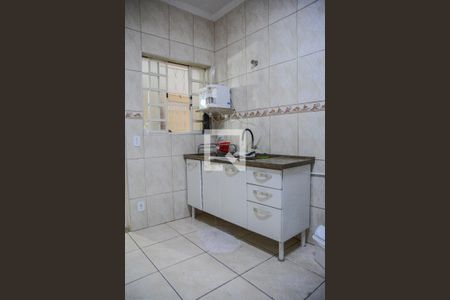 Casa à venda com 270m², 5 quartos e 2 vagas Casa à venda com 270m², 5 quartos e 2 vagasCozinha - Casa Fundos