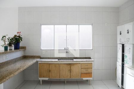 Casa para alugar com 250m², 4 quartos e 8 vagas Casa para alugar com 250m², 4 quartos e 8 vagasCozinha