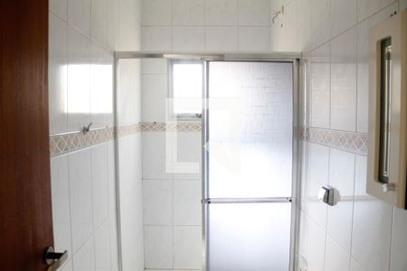 Casa para alugar com 250m², 4 quartos e 8 vagas Casa para alugar com 250m², 4 quartos e 8 vagasBanheiro da Suíte 1