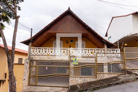 Fachada de casa à venda com 5 quartos, 424m² em Planalto, Belo Horizonte