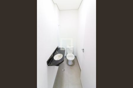 Lavabo de casa para alugar com 2 quartos, 135m² em Jardim das Vertentes, São Paulo