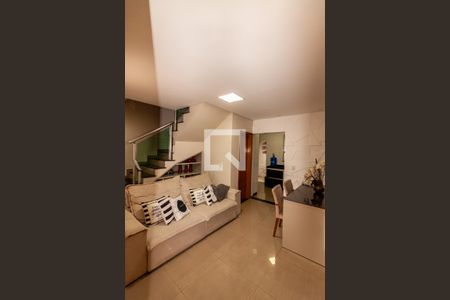 Sala de casa à venda com 3 quartos, 116m² em São João Batista, Belo Horizonte