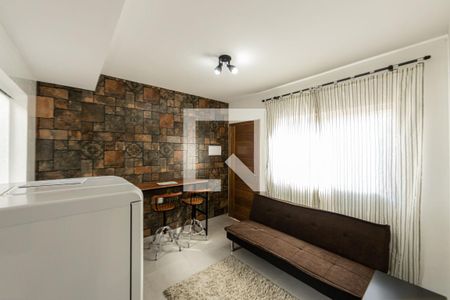 Sala e Cozinha de kitnet/studio para alugar com 1 quarto, 27m² em Chácara Seis de Outubro, São Paulo