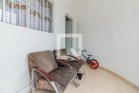 Casa para alugar com 1 quarto, 55m² em Jardim Santa Tereza, Carapicuíba