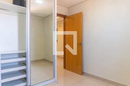 Quarto 1 de apartamento para alugar com 2 quartos, 52m² em Guará Ii, Brasília