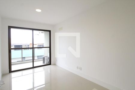 Sala de apartamento para alugar com 1 quarto, 40m² em Freguesia de Jacarepaguá, Rio de Janeiro