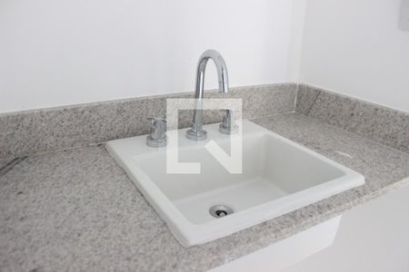 Banheiro de apartamento para alugar com 1 quarto, 39m² em Freguesia de Jacarepaguá, Rio de Janeiro