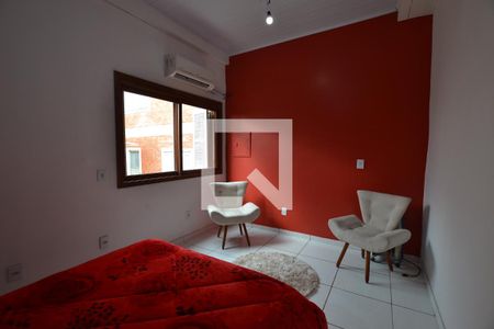 Casa à venda com 2 quartos, 300m² em Hípica, Porto Alegre