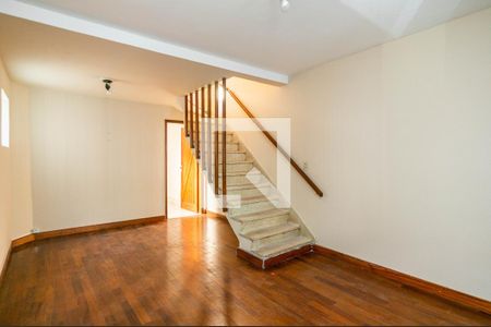 Sala de casa para alugar com 3 quartos, 188m² em Conjunto Residencial Novo Pacaembu, São Paulo