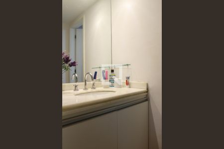 Banheiro de apartamento para alugar com 1 quarto, 41m² em Jardim Botânico, Rio de Janeiro