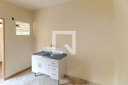 Cozinha de casa de condomínio para alugar com 1 quarto, 29m² em Jardim Santa Emília, São Paulo