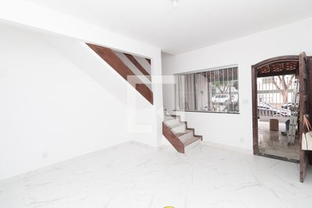 Sala de casa para alugar com 2 quartos, 65m² em Santa Branca, Belo Horizonte