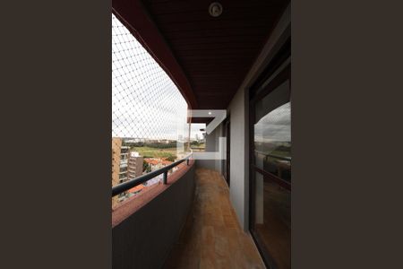 Sacada da Sala de apartamento à venda com 4 quartos, 296m² em Jardim das Paineiras, Campinas