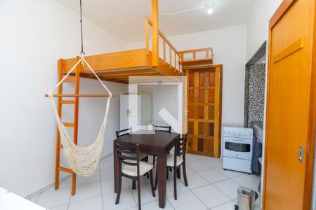 Quarto de kitnet/studio para alugar com 1 quarto, 24m² em Laranjeiras, Rio de Janeiro