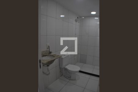 Banheiro de kitnet/studio para alugar com 1 quarto, 30m² em Jacarepaguá, Rio de Janeiro