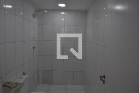 Banheiro de kitnet/studio para alugar com 1 quarto, 30m² em Jacarepaguá, Rio de Janeiro