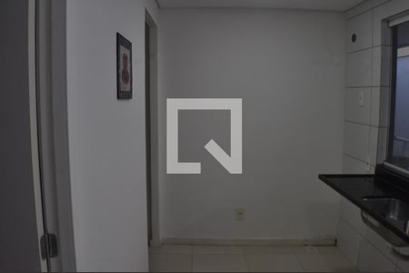 Sala Integrada com a Cozinha de kitnet/studio para alugar com 1 quarto, 30m² em Jacarepaguá, Rio de Janeiro