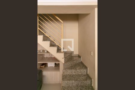 Escada de apartamento à venda com 4 quartos, 154m² em Santa Terezinha, Belo Horizonte
