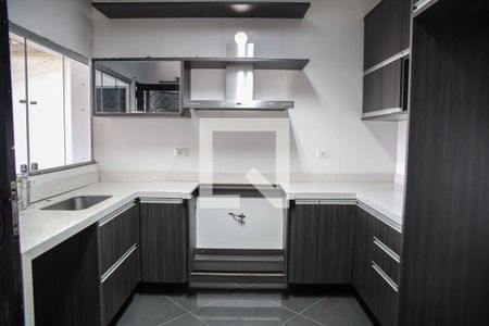 Casa à venda com 171m², 3 quartos e 2 vagas Casa à venda com 171m², 3 quartos e 2 vagasCozinha