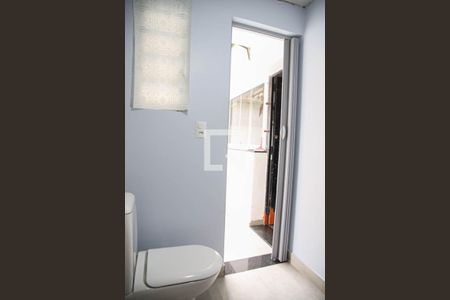 Casa à venda com 171m², 3 quartos e 2 vagas Casa à venda com 171m², 3 quartos e 2 vagasBanheiro de Serviço