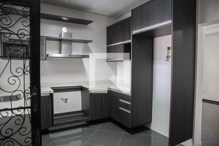 Casa à venda com 171m², 3 quartos e 2 vagas Casa à venda com 171m², 3 quartos e 2 vagasCozinha