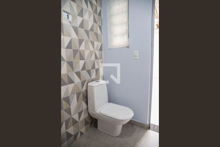 Casa à venda com 171m², 3 quartos e 2 vagas Casa à venda com 171m², 3 quartos e 2 vagasBanheiro de Serviço