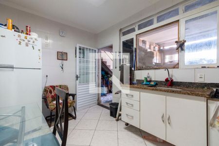 Sala/Cozinha de casa à venda com 5 quartos, 180m² em Vila Carmosina, São Paulo