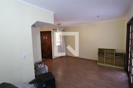 Sala de casa de condomínio para alugar com 3 quartos, 100m² em Vila Araguaia, São Paulo