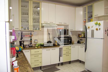 Casa para alugar com 250m², 4 quartos e 2 vagas Casa para alugar com 250m², 4 quartos e 2 vagasCozinha