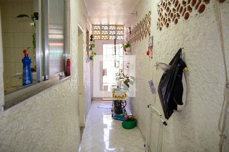 Casa para alugar com 250m², 4 quartos e 2 vagas Casa para alugar com 250m², 4 quartos e 2 vagasCorredor de entrada