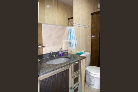 Casa para alugar com 250m², 4 quartos e 2 vagas Casa para alugar com 250m², 4 quartos e 2 vagasBanheiro 1