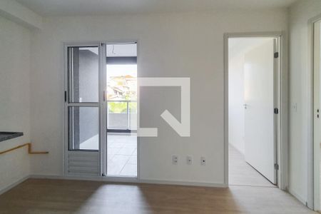 Sala / Cozinha de apartamento à venda com 2 quartos, 31m² em Vila Monumento, São Paulo