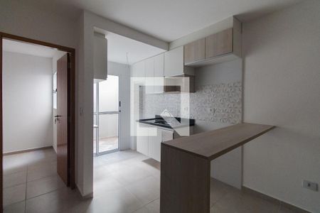 Sala e cozinha de apartamento à venda com 1 quarto, 34m² em Vila Ivone, São Paulo