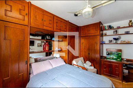 Quarto de apartamento à venda com 3 quartos, 125m² em Ingá, Niterói