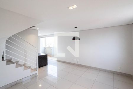 Sala  de apartamento para alugar com 2 quartos, 168m² em Floresta, Belo Horizonte