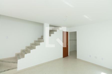 Sala de casa de condomínio para alugar com 2 quartos, 75m² em Campinho, Rio de Janeiro