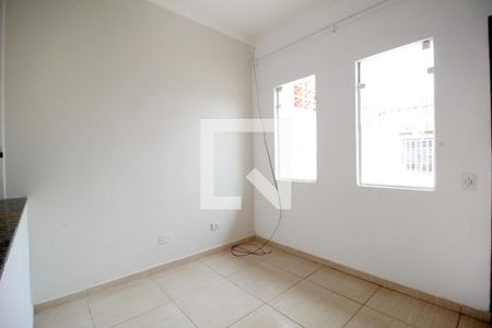 Sala de casa para alugar com 2 quartos, 75m² em Jardim Santa Madre Paulina, Sorocaba