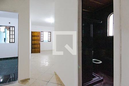 Banheiro de casa para alugar com 2 quartos, 60m² em Campo Grande, Rio de Janeiro