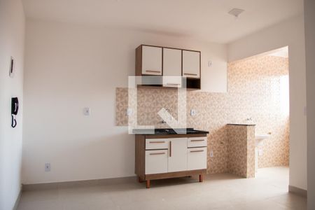 Sala e Cozinha de apartamento para alugar com 1 quarto, 40m² em Vila Gustavo, São Paulo