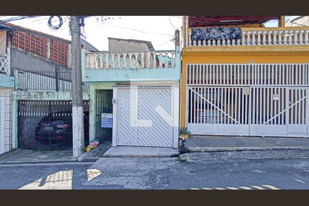 Fachada de casa à venda com 2 quartos, 100m² em Jardim Roberto, Osasco