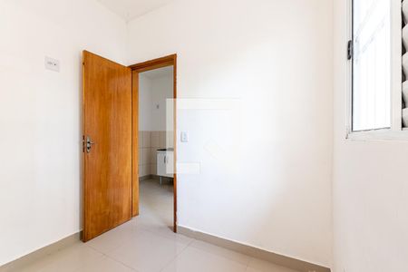 Quarto 1 de apartamento para alugar com 2 quartos, 45m² em Jardim Eliane, São Paulo