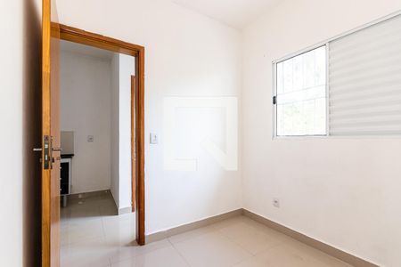 Quarto 1 de apartamento para alugar com 2 quartos, 45m² em Jardim Eliane, São Paulo