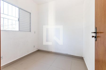 Quarto 1 de apartamento para alugar com 2 quartos, 45m² em Jardim Eliane, São Paulo