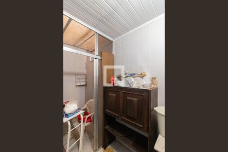 Casa à venda com 250m², 3 quartos e 3 vagas Casa à venda com 250m², 3 quartos e 3 vagasBanheiro - casa fundos