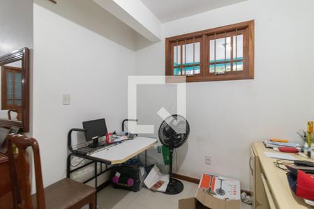 Casa à venda com 250m², 3 quartos e 3 vagas Casa à venda com 250m², 3 quartos e 3 vagasEscritório