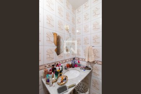 Casa à venda com 250m², 3 quartos e 3 vagas Casa à venda com 250m², 3 quartos e 3 vagasBanheiro da Suíte 1