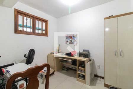 Casa à venda com 250m², 3 quartos e 3 vagas Casa à venda com 250m², 3 quartos e 3 vagasEscritório