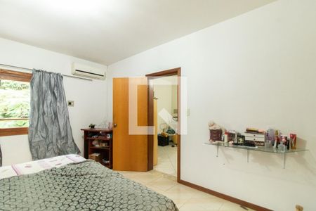 Casa à venda com 250m², 3 quartos e 3 vagas Casa à venda com 250m², 3 quartos e 3 vagasQuarto 3 - Suíte